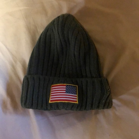 Patriots “salute to service” winter hat - Picture 3 of 4